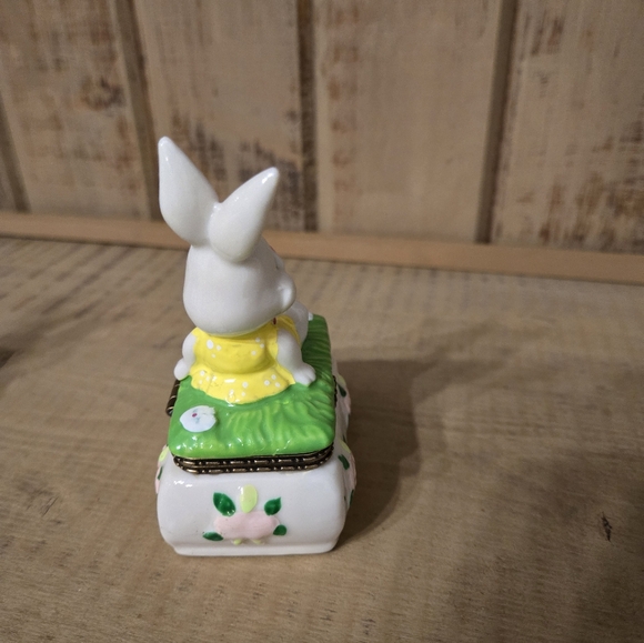 Bunny Hinged Trinket Boxes- Set of Two - Picture 12 of 16